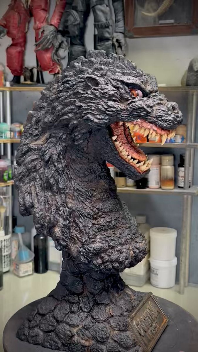 第一次在哥吉拉作品中使用視覺追蹤效果呈現，讓靜態的模型多了些互動性。