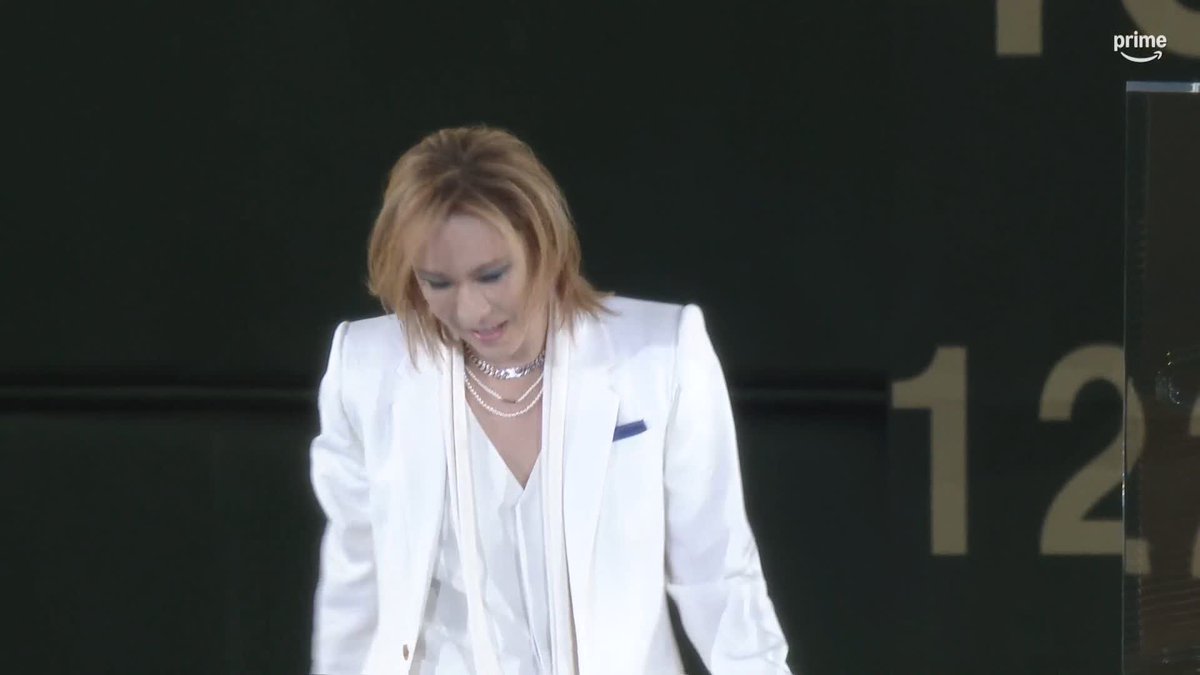 ⚾ #MLB日本開幕戦 ⚾ カブス vs ドジャース 日本とアメリカの両国歌を演奏するのは #YOSHIKI さん㊗️ 東京ドームは大歓声🎉 注目の一戦、いよいよプレーボール! プライムビデオなら いつでも、どこでも、この熱戦が観れる! ▼ライブ配信中 #プライムビデオでMLB