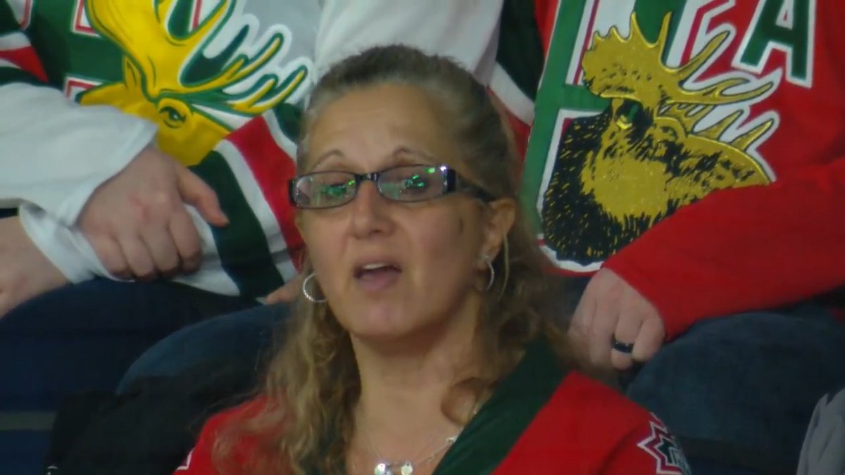 Absolutely no one can resist singing along to @shaniatwain #GoMooseGo