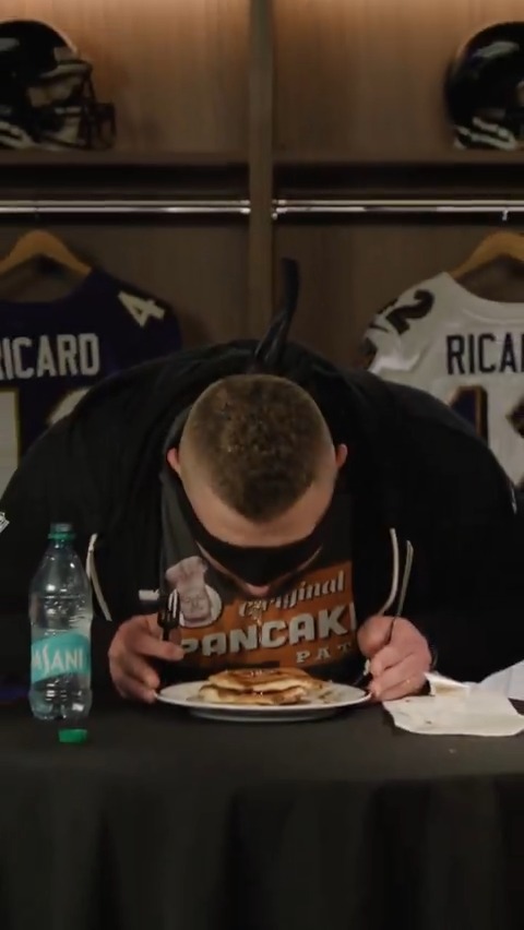 We put Pancake Pat to the test 🥞🥞 Can Pat Ricard 🥞 guess the pancake flavors blind??
