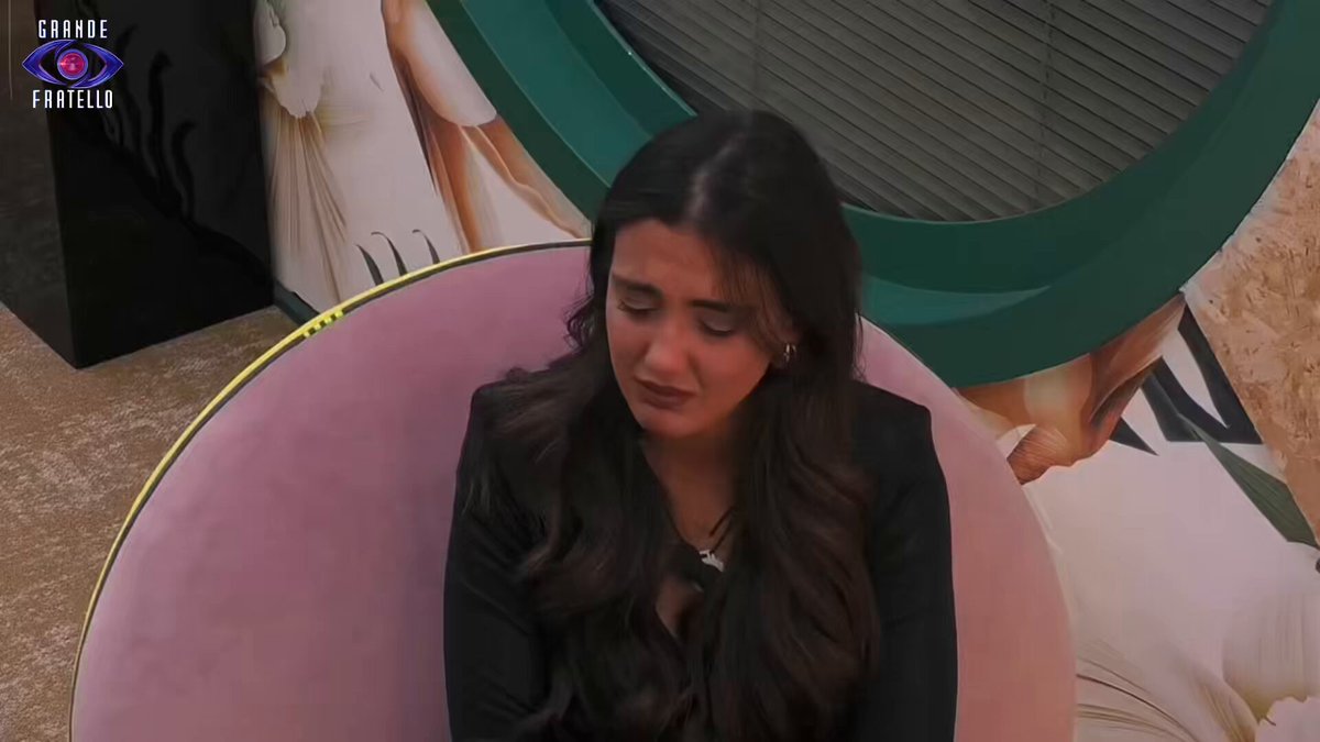 Zeudi si sfoga e trova il supporto di Chiara e Shaila: “Non devi dimostrare niente a nessuno” #GrandeFratello Guarda il video completo: