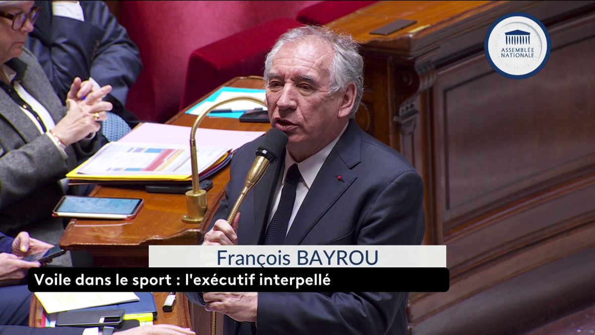 🔴 Retraites : "Est-ce qu'il était possible de supprimer la réforme et de revenir aux 62 ans ? Je prétends que ce n'est pas possible", se justifie le Premier ministre François Bayrou, après ses propos qui ont compromis le conclave avec les syndicats. #QAG
