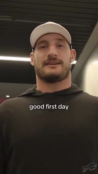 GOOD PEN. 🖊️ Joey Bosa | #BillsMafia