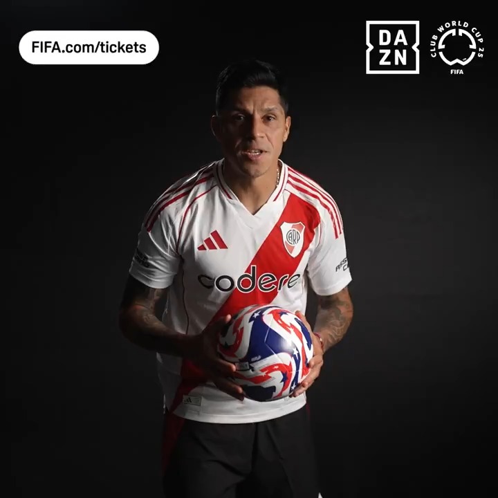 Listos! See you at the #FIFACWC, River Plate. ⚪🔴⚪️ #TakeItToTheWorld