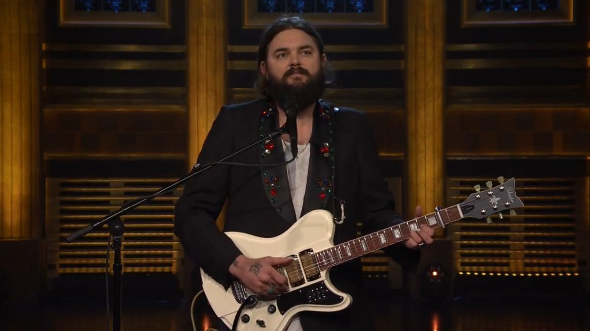 .Nick Thune Notary Public supports his fellow shoppers at the grocery store. #FallonTonight #StandUp