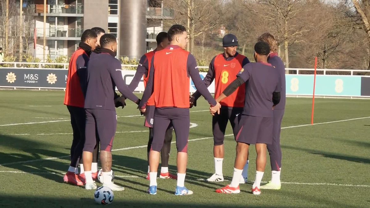 Thomas Tuchel takes charge of his first training session as England manager 🏴