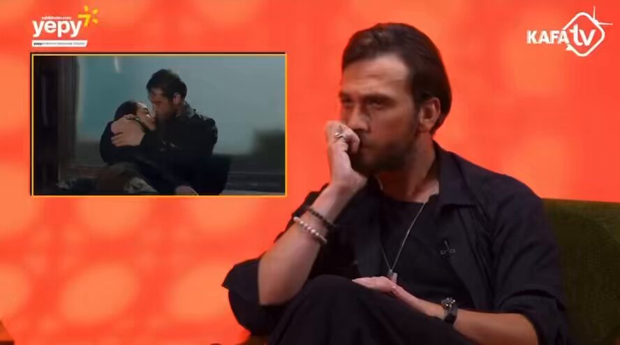 #Çukur اراس بولوت يتأثر و يبكي مجددا بعد مشاهدته مشهد مو*ت سنا في مسلسل الحفرة : اعتقد ان كاتب العمل مجنون لقد جعلني ابكي مجددا