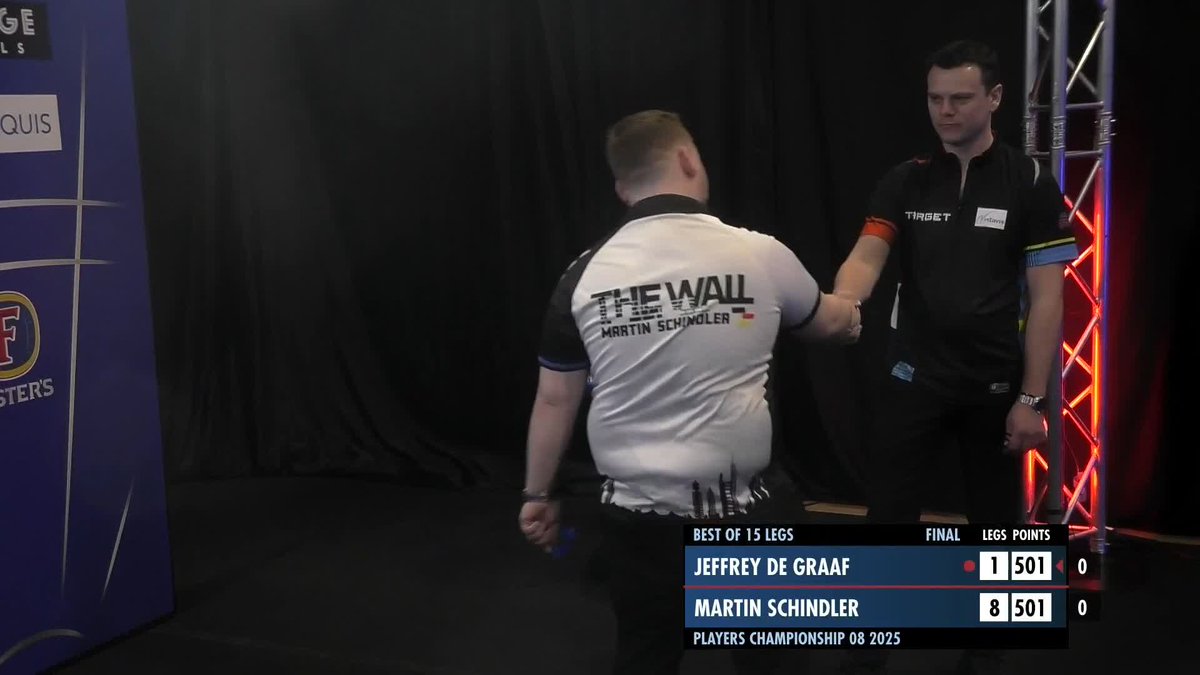 SCHINDLER WINS PC8! 🏆 Listen to the applause! Martin Schindler races to victory here in Hildesheim, as the German beats Jeffrey de Graaf 8-1 to win his first Players Championship title, and has done so on home soil! 📺 #PC8