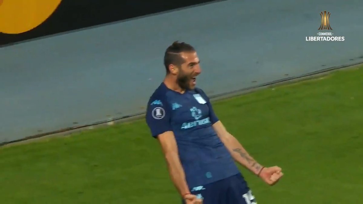 +Tremendo lo de Nacho Piatti -Sii, que hijo de puta, como vas a embargar un inmueble +Ah, yo lo decía por esto