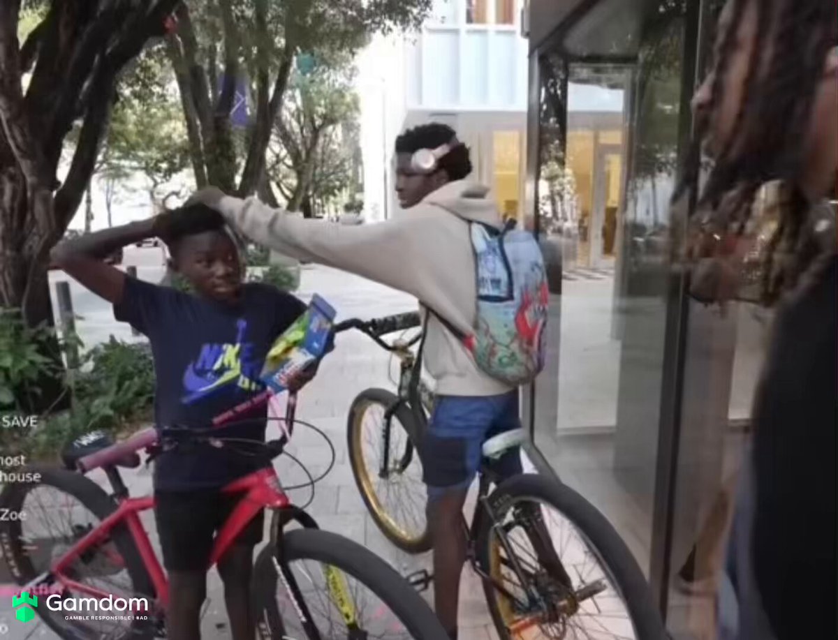DDG ran into a kid on the street that was growing a high-top just like him and he made sure to save him from future embarrassment 😭