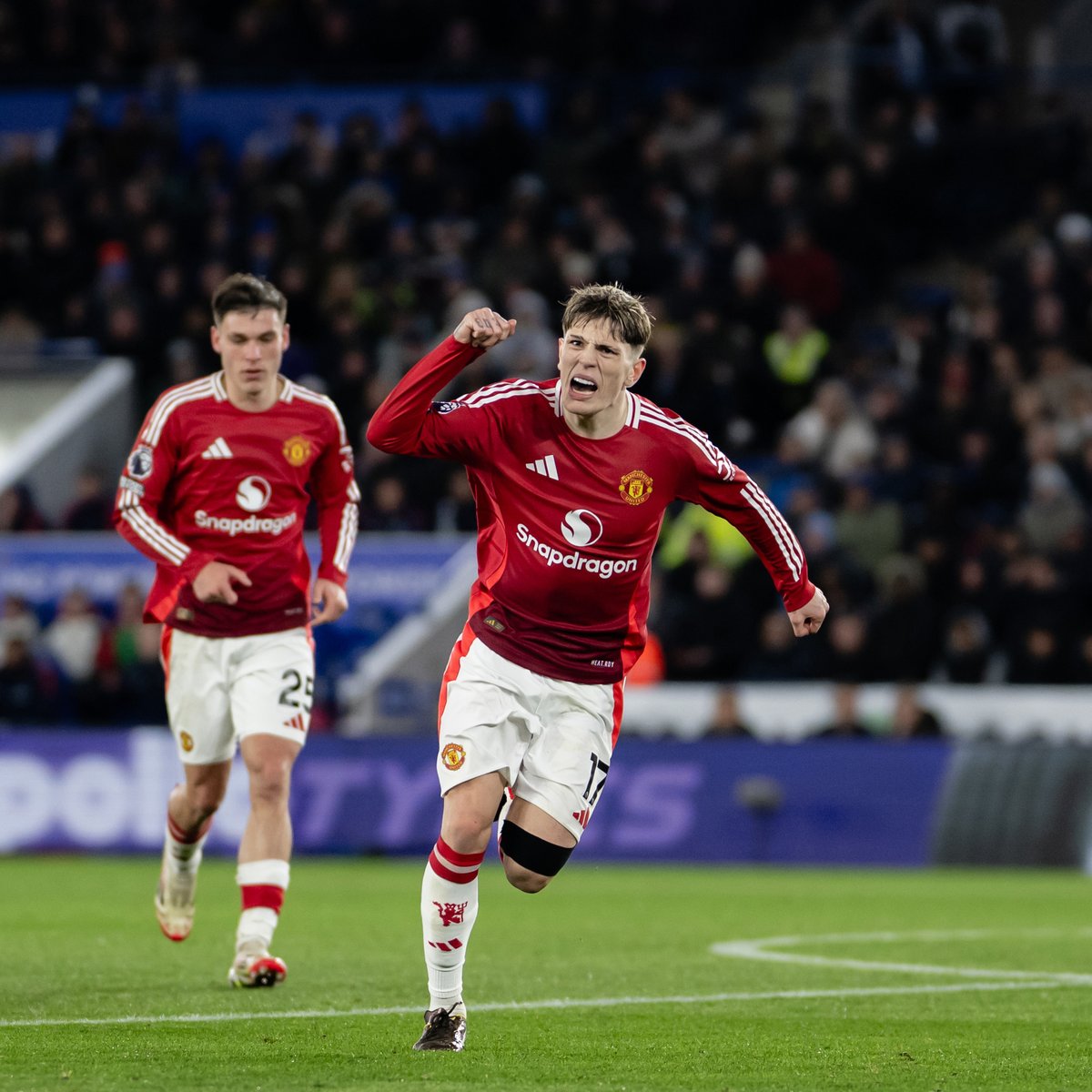 Back among the goals 🌟🇦🇷 #MUFC || #PL