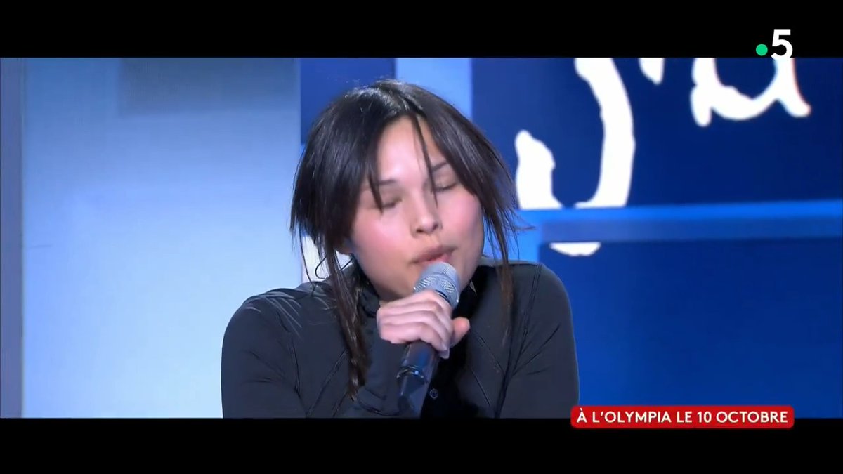 🎶 Miki interprète le titre "Échec et Mat" en live dans #CàVous 🎶