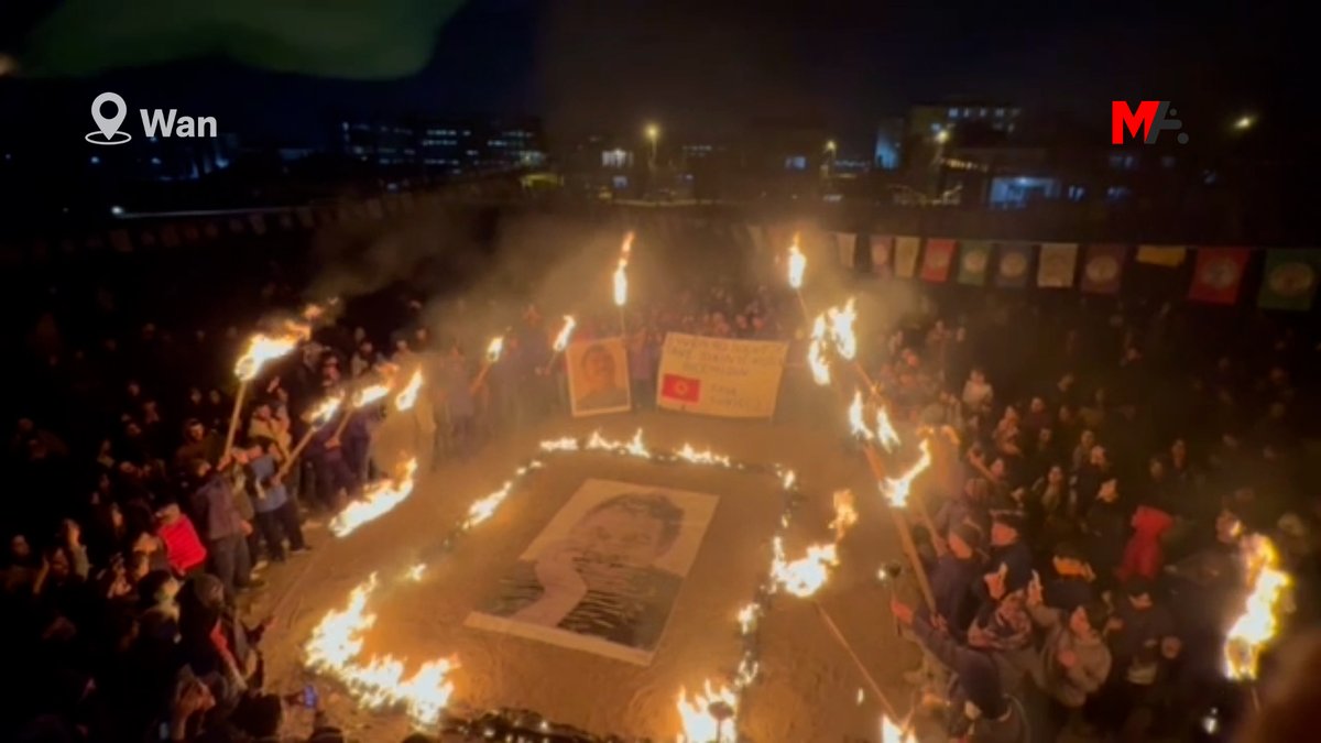 Wan'ın Süphan Mahallesinde dev Abdullah Öcalan posteriyle Newroz kutlaması yapıldı.
