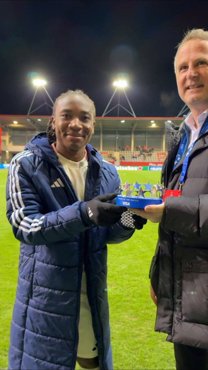 🔮 Melchie Dumornay 🇭🇹 🔴🔵 #UWCL meg Corventina Dumornay