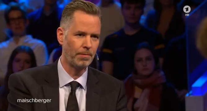 „Politik muss sich daran gewöhnen, dass man mit dem Geld der Menschen hinkommt“, so @ChristianDuerr (@FDPbt) zum #Finanzpaket. Er sorge sich, dass neue Ausgaben nun „dauerhaft mit Schulden finanziert“ würden, damit „heute eine #Koalition funktioniert“. #maischberger Das Erste