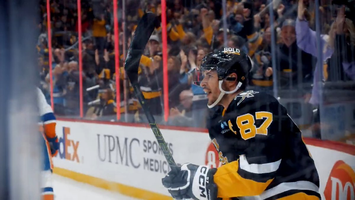 The legend continues 💪 Sidney Crosby surpasses Wayne Gretzky for the fourth-most points with a single franchise in NHL history with 1,670.