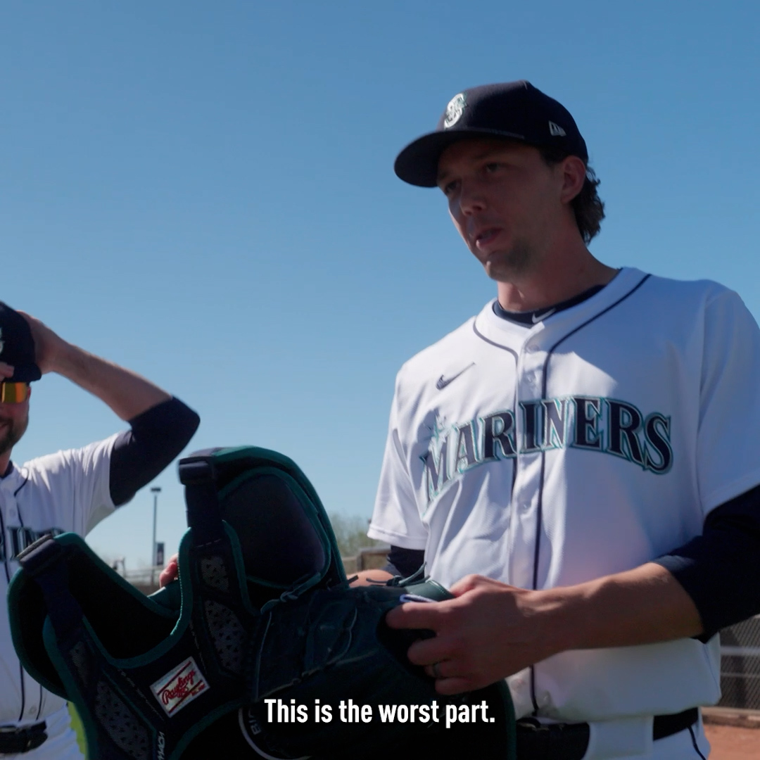 “You gotta use your hands... Roll your eyes, really commit to the role!” 🎥 Behind the Scenes: Pitch Com