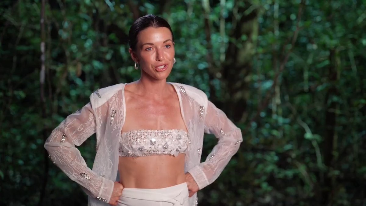 parvati played an iconic game that the island will always remember! show some love for the black widow! 🩷🕷️🌴 but stay tuned… we have a feeling we haven’t seen the last of her 👀🤭 #DealOrNoDealIsland #DONDI