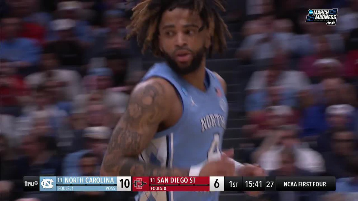 Slick pass from Cadeau to RJ Davis 😤 #MarchMadness Carolina Basketball