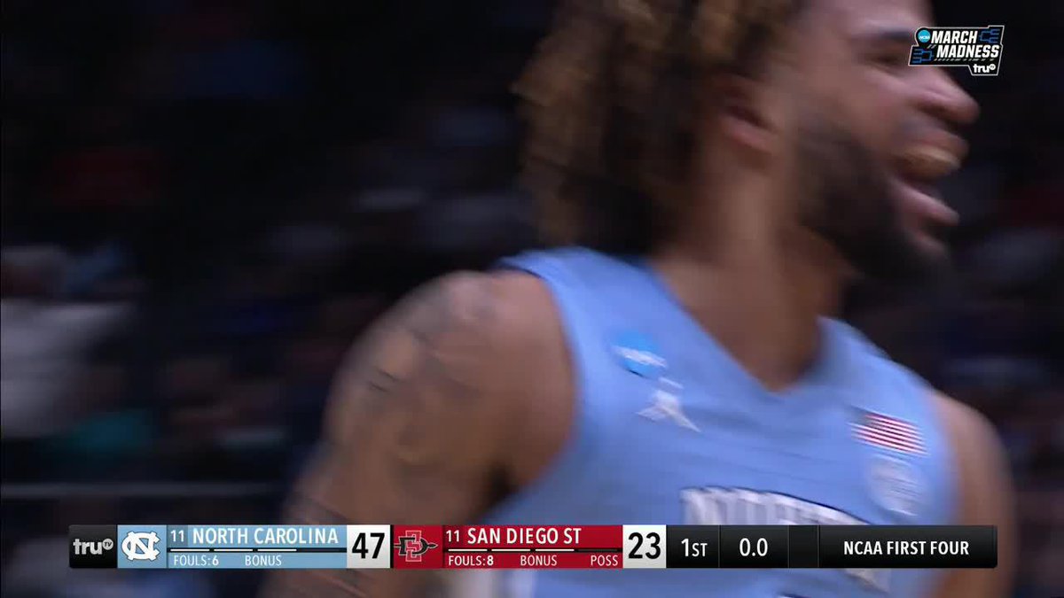 North Carolina hits the buzzer and goes up 24 at the half 🔥