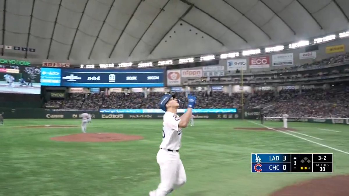 Tommy with the first Dodger homer of 2025!