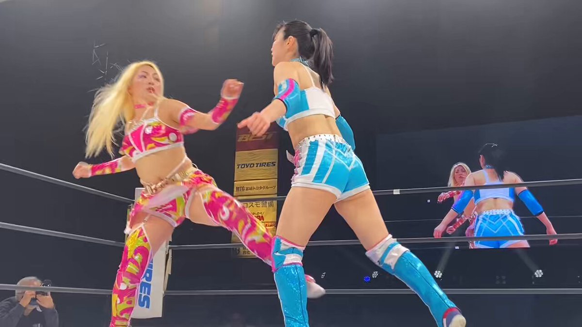 【#仙女 代々木大会速報】 👑ジュニア王座線👑 さくらあやvsChi Chi(c) 風格というか、凄みというか。 ジュニア王者だというのに、ジュニアみ、なし！強い！ 📺WU&amp;サムライ📺二元生中継📺 ┗ #SENJO #TOPofJOSHI #wrestleUNIVERSE #samuraitv