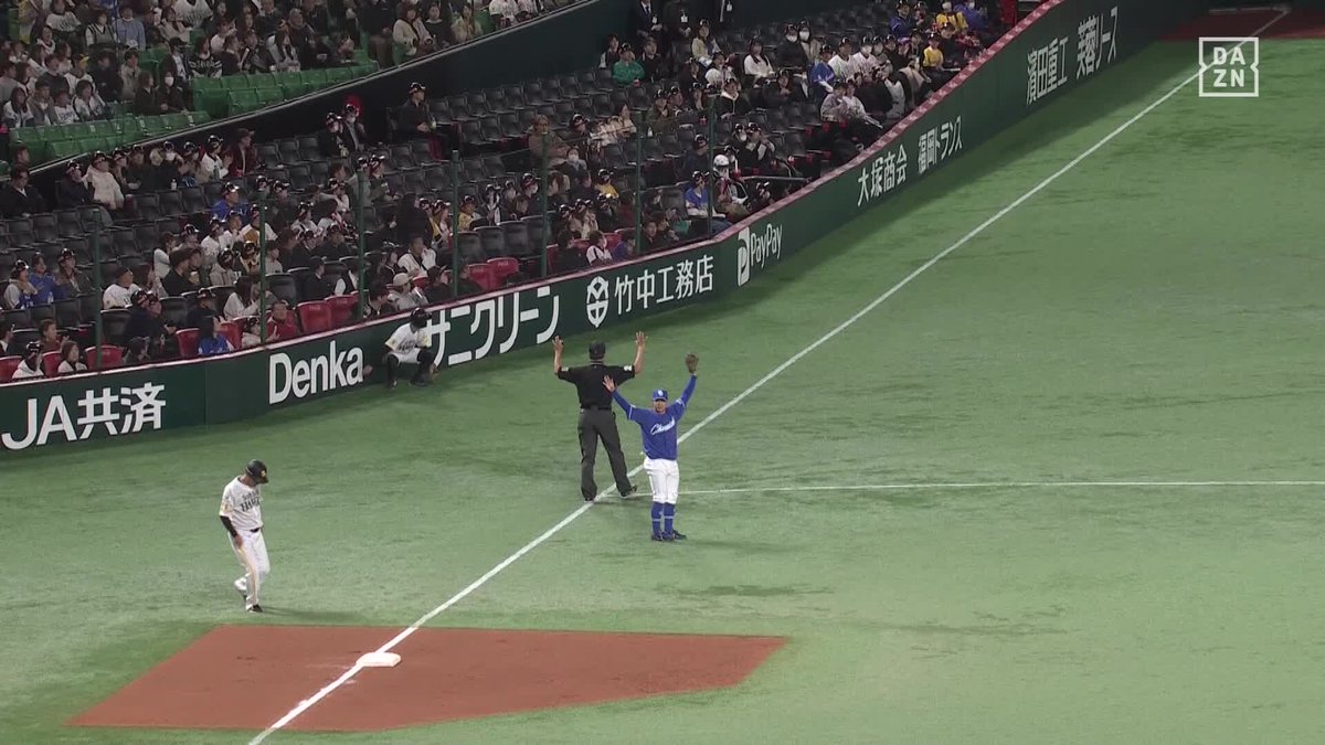 クルッと回ってワォ 好反応と迫真のジャッジ サード・辻本倫太郎 “野球一本” 「DAZN BASEBALL」 月々2,300円 (年間プラン・月々払い) 初月無料!4/14まで 登録はこちら⏬ ⚾プロ野球オープン戦(2025/3/19) 🌸ソフトバンク×中日 📱Live on DAZN #オレをみろ #dragons