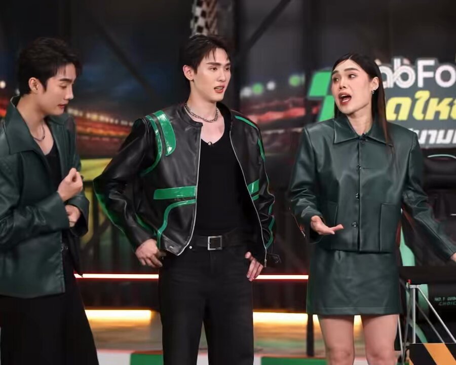 🎤 ปป. บบ. นี่มันคืออะไรคะคุณ 🍅 ปป. บบ. มาจากปะป๊า กับบุ๊คบุ๊ค ฟค: ไม่ใช่ๆๆๆๆ 🍅 แล้วคืออะไรครับ ฟค: บิบี๋!! 🍅 อยากรู้มากใครเป็นคนคิด !! 😾 / ยัยบบ.เค้าจะงอนละ โทษฐานตั้งชื่อให้น่ารักเกิน🤧 FORCEBOOK LOVE GRABFOOD #GrabFoodส่งไวXFORCEBOOK