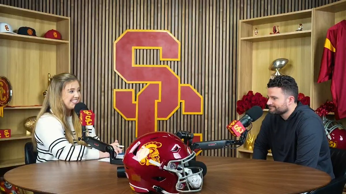 BOW UP 🏈 🏹 USC Football ✌️
