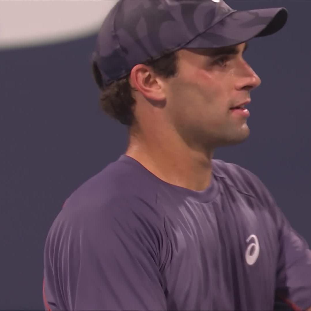 You'll never forget your first 🙌 Former Texas Longhorn Eliot Spizzirri defeats Billy Harris 7-6 3-6 6-2 for his Maiden Masters victory. #MiamiOpen