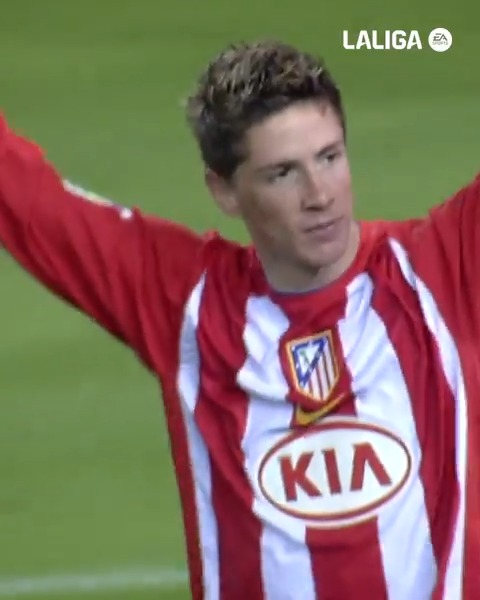 ❤🌟🤍 Llegó siendo un 'Niño' y se convirtió en una 𝐋𝐄𝐘𝐄𝐍𝐃𝐀 absoluta del Atlético de Madrid. 🎂 ¡Feliz 4⃣1⃣ cumpleaños, Fernando Torres! 🎂 #LALIGAEASPORTS | #LALIGAHistory