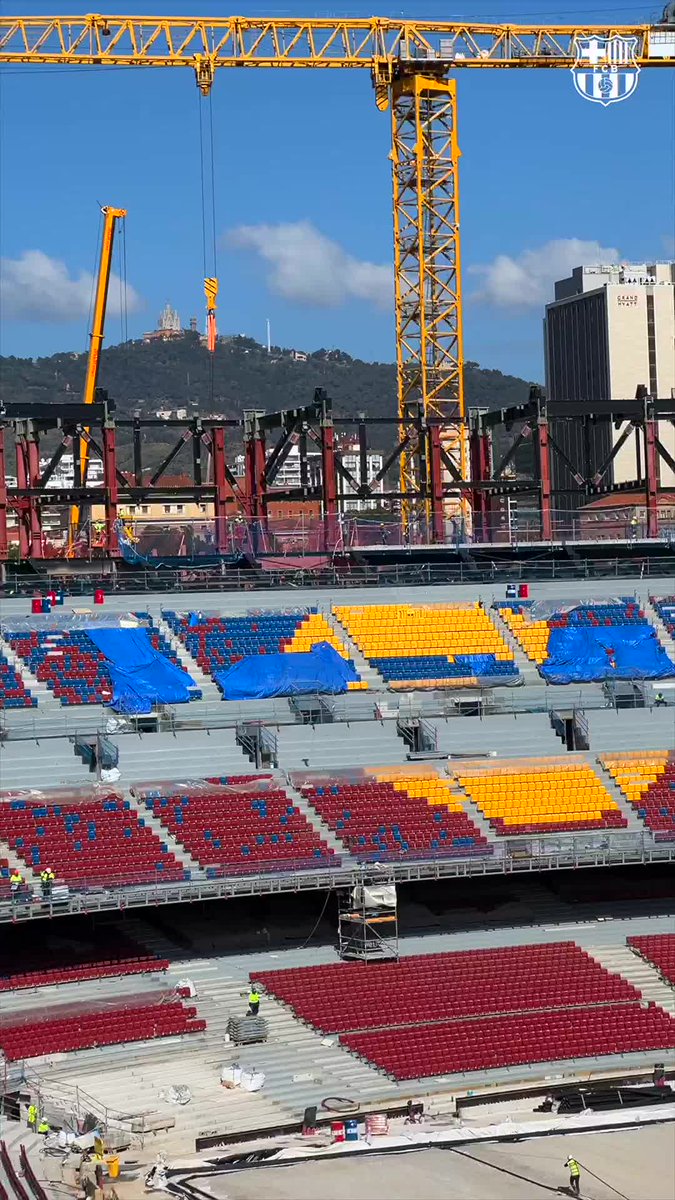 Good morning from the Spotify Camp Nou construction site! ☕️🏗️