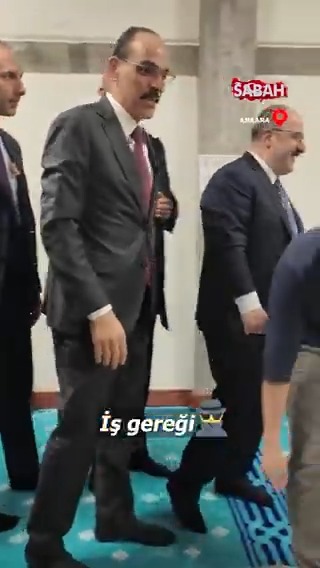 🔴MİT Başkanı İbrahim Kalın ve Mustafa Varank, ODTÜ’de öğrencilerle iftar yaptı.