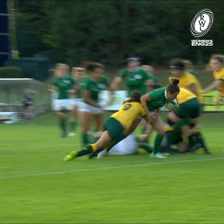 What a pick and go from Larissa Muldoon ☘️ #RWC2017 | Irish Rugby