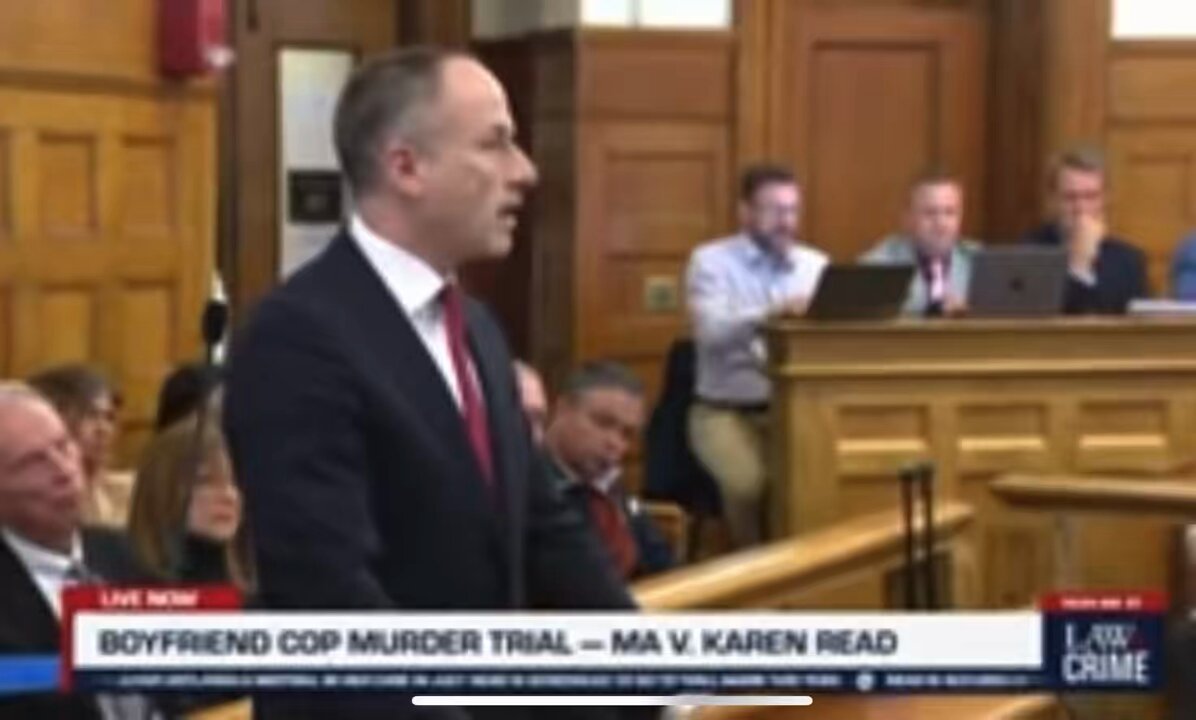 He talks to her like she’s his stepmom! Why does she put up with this garbage attitude??? #karenread #davidyannetti #karenreadtrial