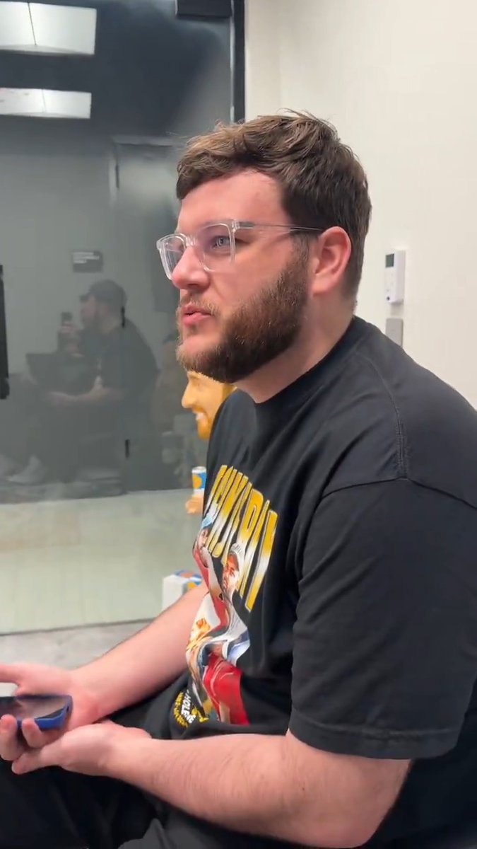 Zac is wearing a Jersey Jerry shirt but he said it’s not because he’s a Jerry guy, but because he’s a “determination guy”.