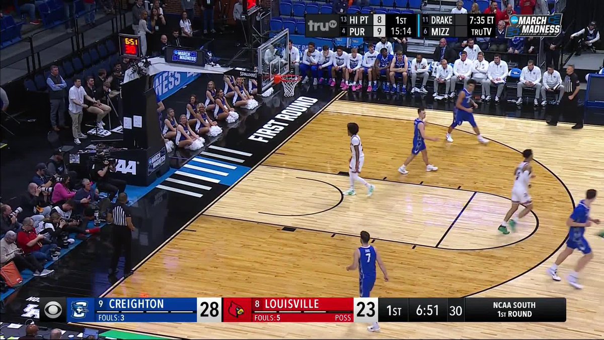 KHANI ROOTHS RUNNING THE FLOOR 💨 Catch the first game of the day NOW 👉 #MarchMadness Louisville Men's Basketball