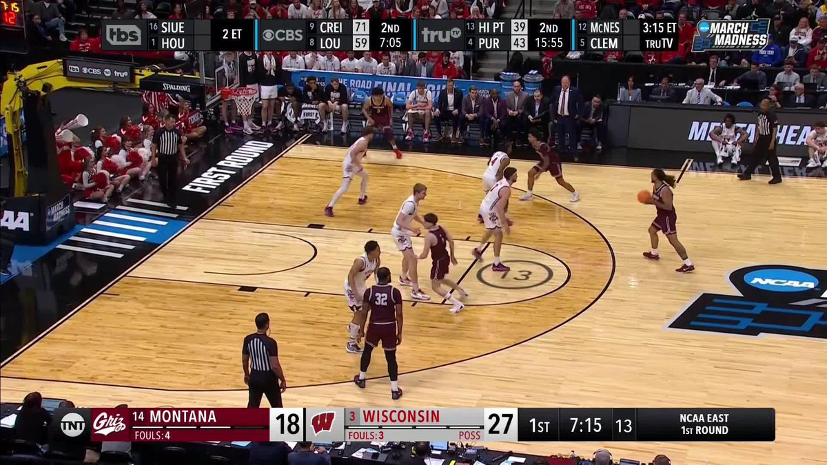 Pridgen knifes down the lane for the Montana SLAM 💥 #MarchMadness Montana Griz Basketball