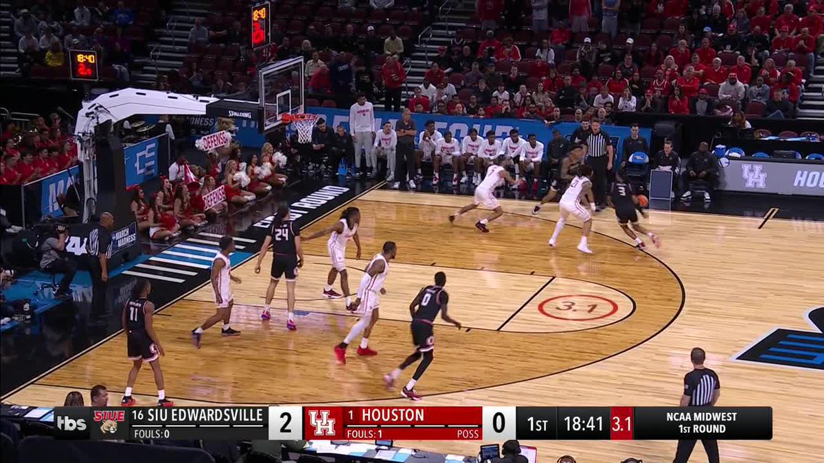 SIUE opening up the scoring against (1) Houston 🔥 #MarchMadness SIUE Hoops