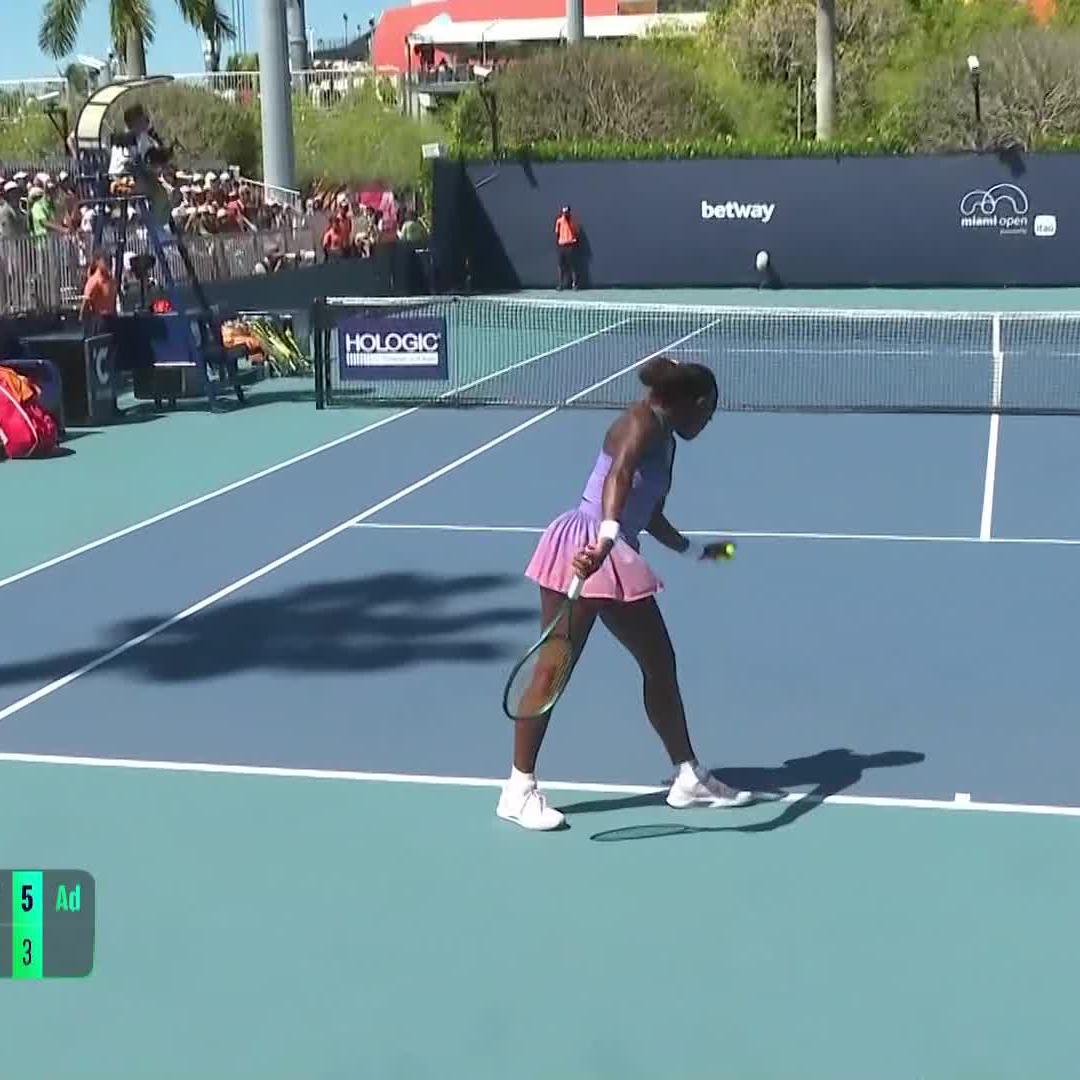 coming out on 🔝 leylahfernandez gets the better of Parks 7-6(1), 6-3! #MiamiOpen