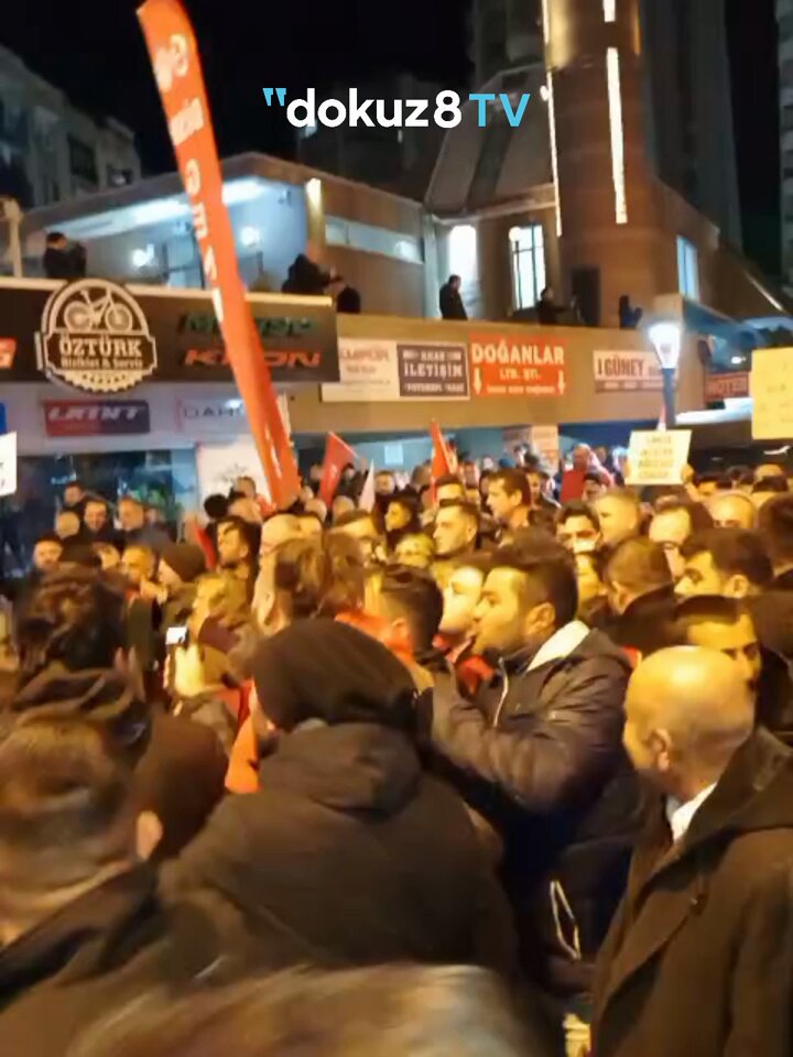 🔴 Manisa'da İmamoğlu’na destek yürüyüşü