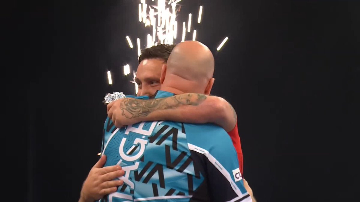 CROSS KO'S PRICE WITH THE 170! What. A. Finish! Rob Cross stops the comeback from Gerwyn Price, as Voltage pins the big fish to beat Price on home soil! 📺 #PLDarts25