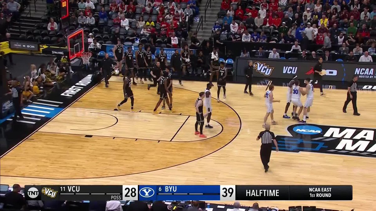 6 points in less than a minute. Richie Saunders, the great-grandson of the man who invented Tater Tots, is COOKIN' for BYU Men's Basketball 👨‍🍳