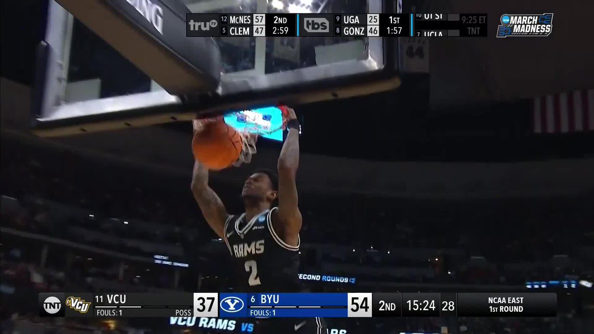 Zeb Jackson with a VCU steal and SLAM 💪 Rams looking to ignite a comeback on BYU 👀 #MarchMadness
