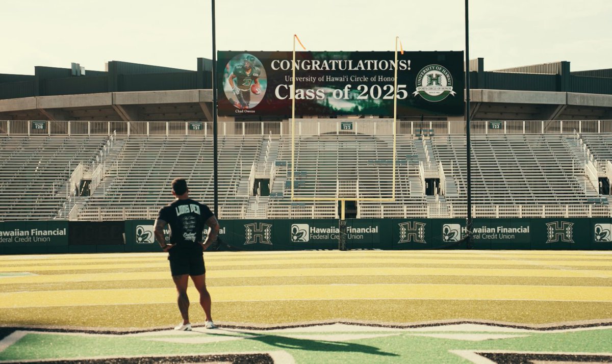 "This is special... this is where it all started." Warrior legend and CFL Hall of Famer Chad Owens is the newest member of the UH Sports Circle of Honor. #GoBows