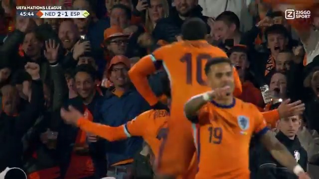 WAT EEN AANVAL VAN ORANJE! 😍 Tijjani Reijnders schiet fantastisch raak 🌟 #ZiggoSport #NationsLeague #NEDSPA