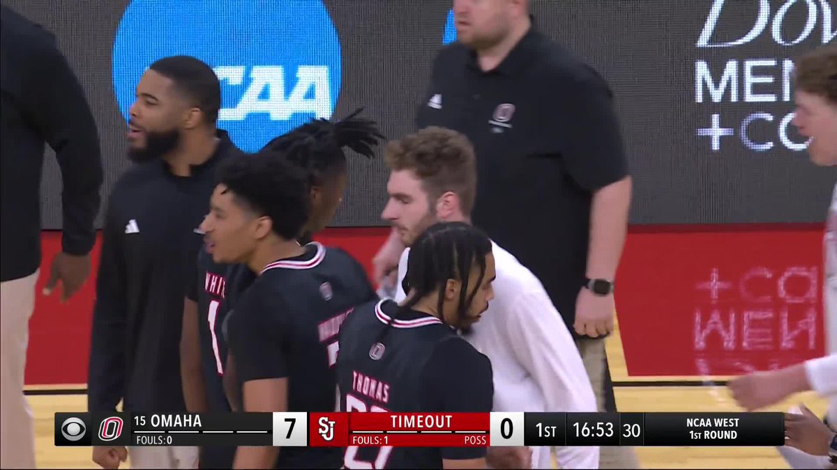 JJ White from LOGO RANGE 🎯 Omaha comes out swinging up 7-0 against St. John's 👀 #MarchMadness Omaha Men’s Basketball
