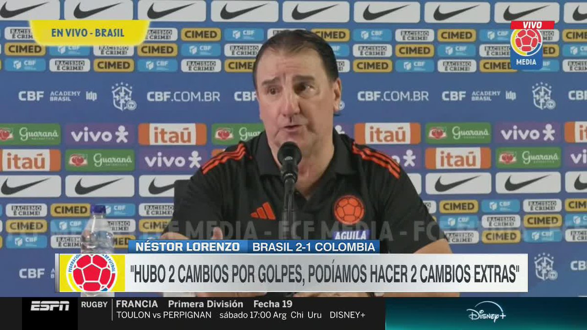 "LOS GOLPES EN LA CABEZA HABILITAN TANTO A TU EQUIPO COMO AL OTRO A HACER OTRO CAMBIO. COMO HUBO DOS CAMBIOS POR CONTUSIÓN..." 👀 Néstor Lorenzo explicó los 7 CAMBIOS realizados por Brasil en el Mané Garrincha: ¡Clarísimo! 📺 #DisneyPlus | #SportsCenter