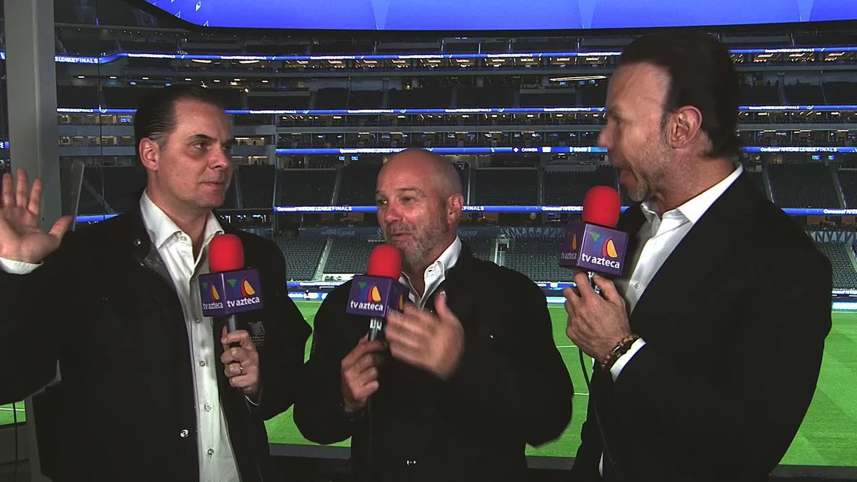Christian Martinoli y Luis García hablando con la Biblia en la mano sobre la victoria de la Selección Mexicana. Este video dura 8 minutos, pero es una joya y vale la pena verlo completo. Like y RT para que todos lo vean. 🇲🇽❤️
