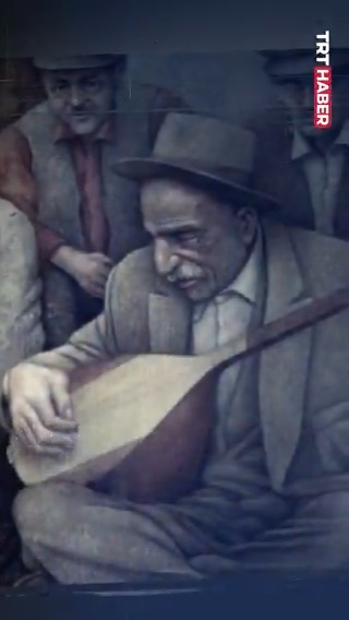 "Dünya dedikleri bir büyük handır Veysel durmaz ağlar bunca zamandır Az yaşa, çok yaşa sonu verandır Bir gün göçüm çeker ömür kervanı..." Anadolu’nun en büyük değerlerinden #AşıkVeysel’in vefatının üzerinden 52 yıl geçti.
